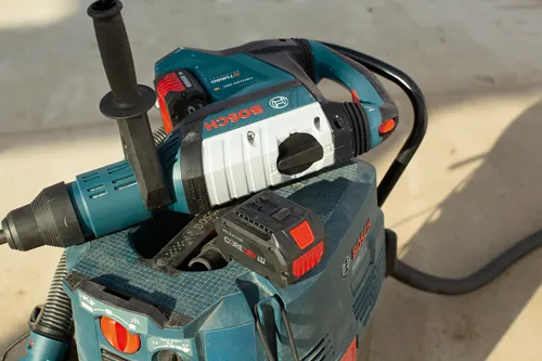 Bosch GBH18V-45C BITURBO BRUSHLESS rotary hammer and 8.0 Ah CORE18V Turbo battery pack, and the Power Broker selector is visible.