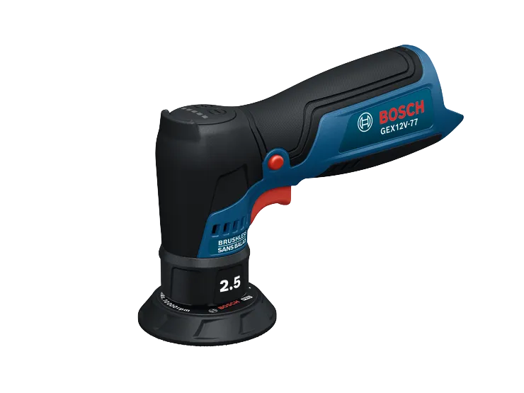 Image produit en vue dynamique de la ponceuse automobile sans fil Bosch GEX12V-77 12 V, sur fond blanc.