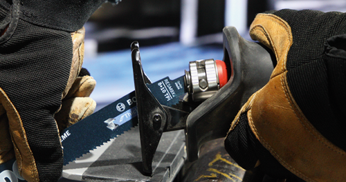 Bosch reciprocating saw with a "RESM9X2 8+10 TPI" blade, "Swiss Made".