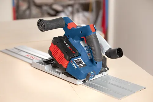 Bosch GKT 18V-20 cordless track saw, with CORE18V 8Ah battery, BiTurbo Brushless.
