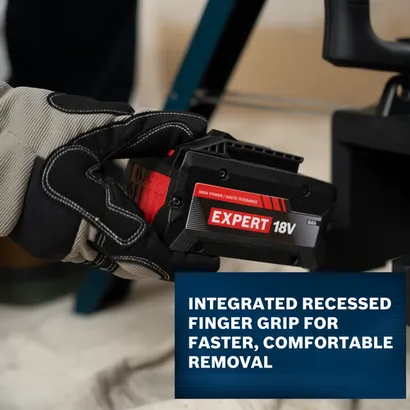 Image of the Expert 18V battery showing that it has integrated recessed finger grip for faster, comfortable removal.