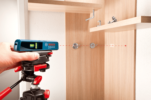 Compact design, one button operation, and built-in bubble vials makes the GLL 1P the simple solution for a variety of leveling and alignment projects.