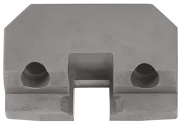 Pieza metálica gris sólida con dos orificios y un recorte rectangular.