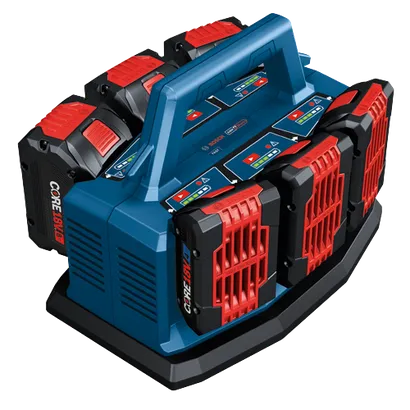 Cargador de batería Bosch CORE18V con baterías, “ALETAS DE ENFRIAMIENTO” y “RÁPIDO”.