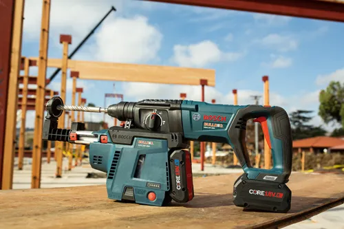 Bosch BULLDOG GBH18V-26D, baterías CORE18V. 4 Ah y CORE18V. 8 Ah, y herramienta Boschhammer.