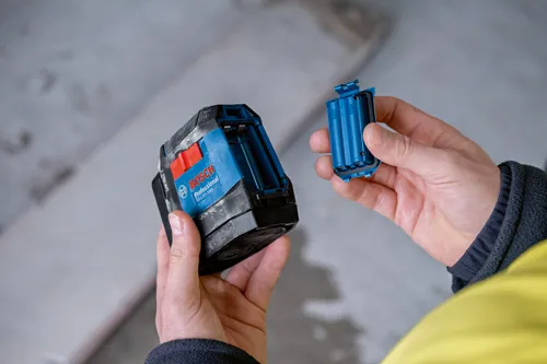 Nivel láser profesional Bosch GLL 50-20G, con pilas.
